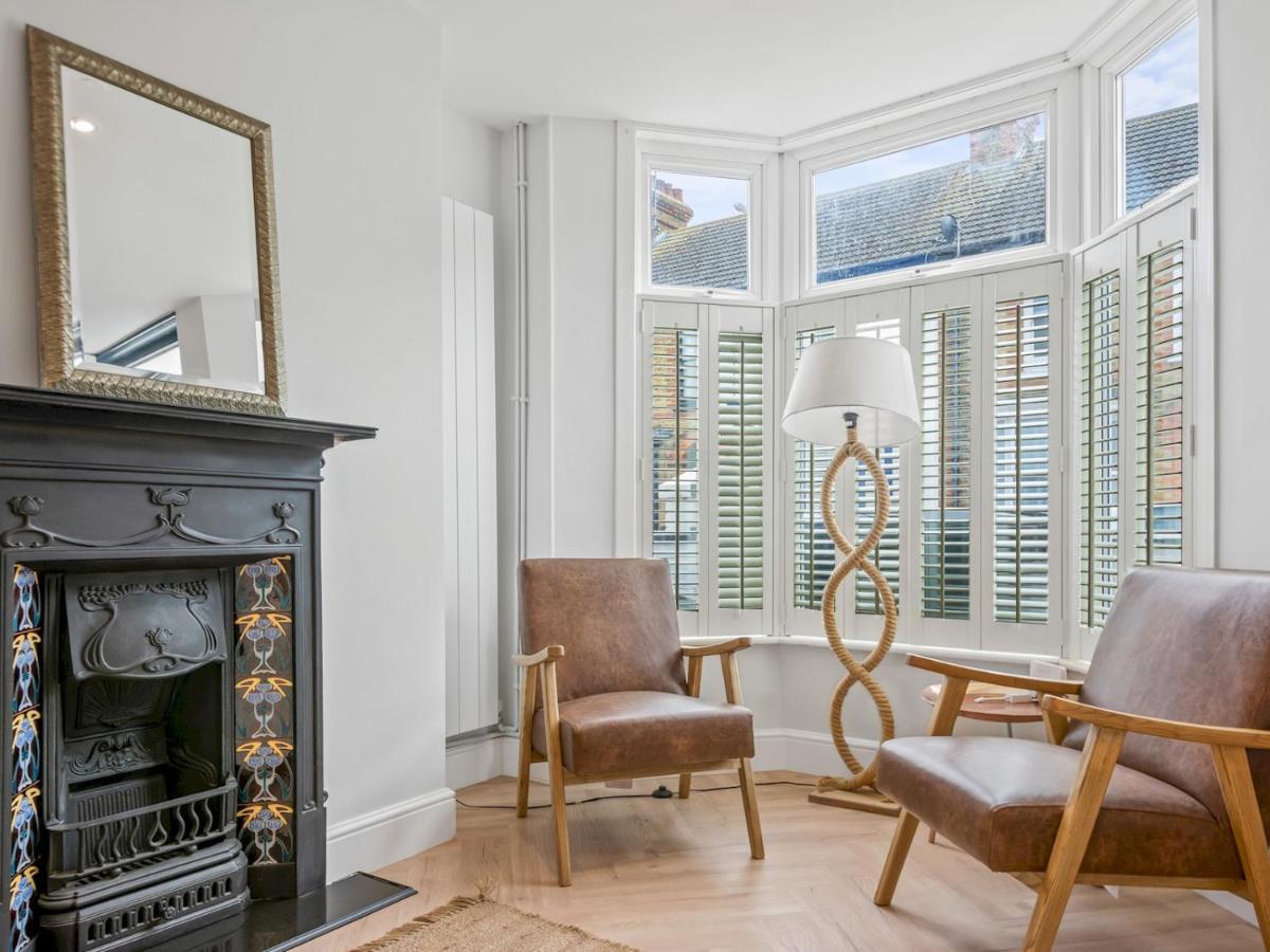 Pass The Keys 3 Bed Scandi Heaven Minutes From The Beach 惠茨特布尔 外观 照片