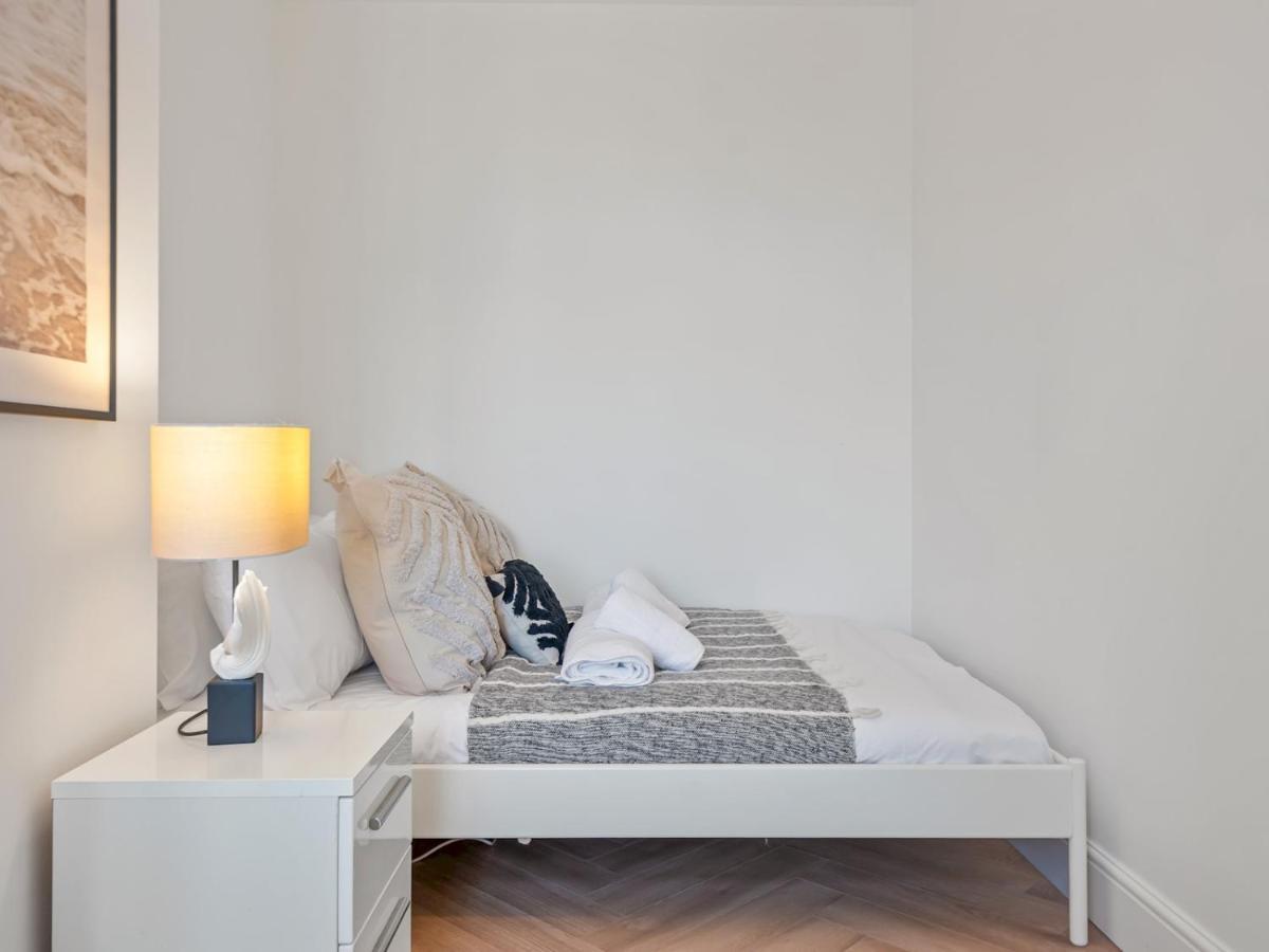 Pass The Keys 3 Bed Scandi Heaven Minutes From The Beach 惠茨特布尔 外观 照片