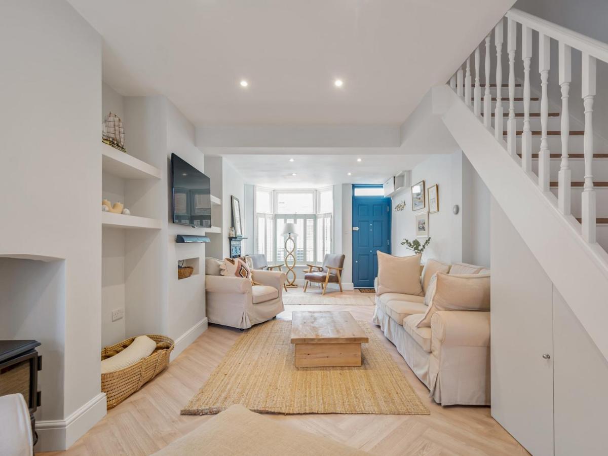 Pass The Keys 3 Bed Scandi Heaven Minutes From The Beach 惠茨特布尔 外观 照片